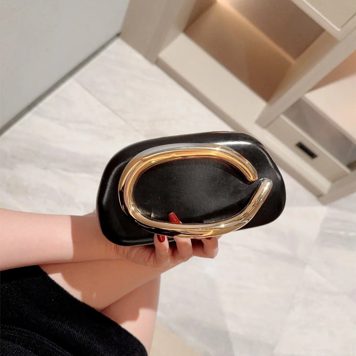 Metallic Closure Evening Clutch